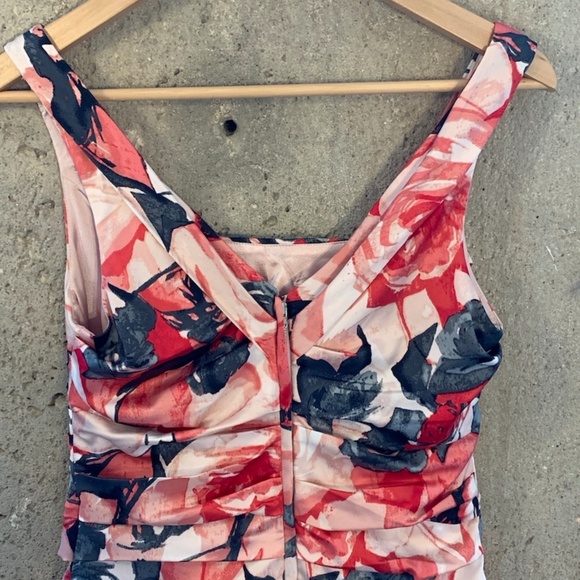 Express Mini Dress w Ruching & Zip Back - Picture 4 of 5